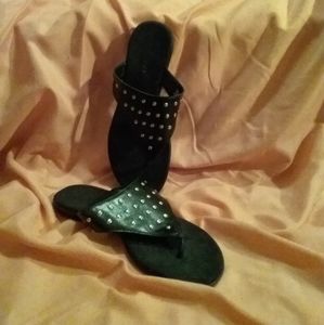 Aerosoles Black Studded Thong Sandals  Size 6.5